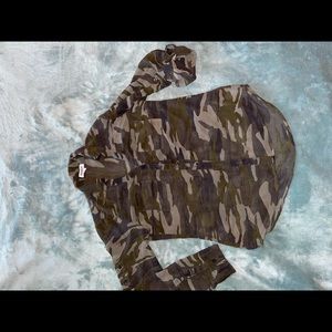 Sheer Express Camo cover up